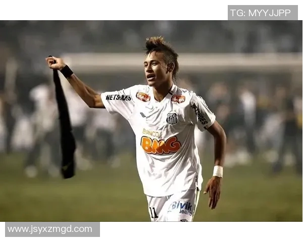 足球明星之子在赛场上展现天赋与风采的精彩瞬间图片合集 足球明星之子在赛场上展现天赋与风采的精彩瞬间图片合集